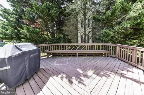 Exterior - 2 Parker Farm Ct, Silver Spring, MD 20906 photo 5 of 6