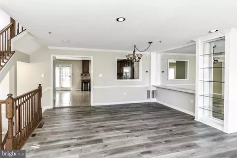 Living - 2 Parker Farm Ct, Silver Spring, MD 20906 photo 6 of 6