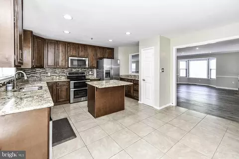 Kitchen - 2 Parker Farm Ct, Silver Spring, MD 20906 photo 5 of 5