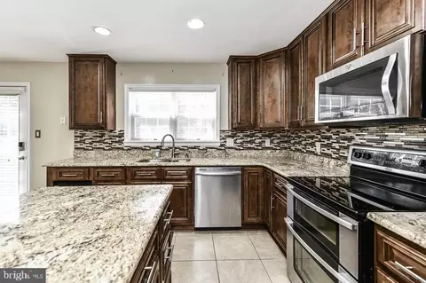 Kitchen - 2 Parker Farm Ct, Silver Spring, MD 20906 photo 3 of 5