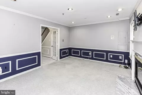 Living - 2 Parker Farm Ct, Silver Spring, MD 20906 photo 4 of 6