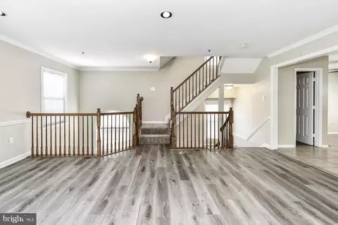 Entry Way - 2 Parker Farm Ct, Silver Spring, MD 20906 photo 3 of 4