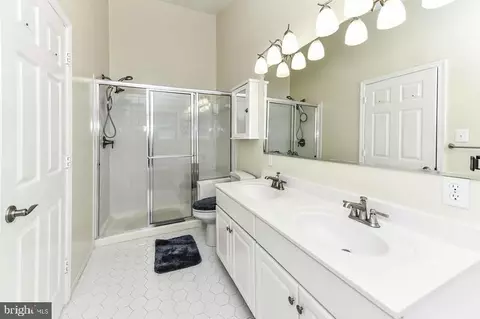 Bath - 2 Parker Farm Ct, Silver Spring, MD 20906 photo 2 of 4