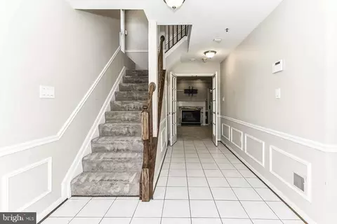 Entry Way - 2 Parker Farm Ct, Silver Spring, MD 20906 photo 2 of 4