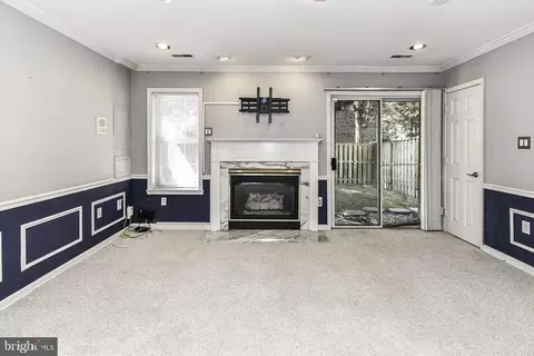 Living - 2 Parker Farm Ct, Silver Spring, MD 20906 photo 2 of 6