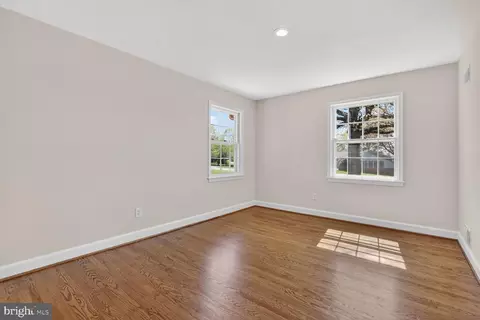Bedroom - 217 Kimblewick Dr, Silver Spring, MD 20904 photo 4 of 6
