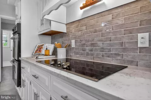 Kitchen - 217 Kimblewick Dr, Silver Spring, MD 20904 photo 3 of 4