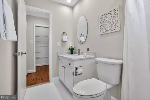 Bath - 217 Kimblewick Dr, Silver Spring, MD 20904 photo 2 of 8