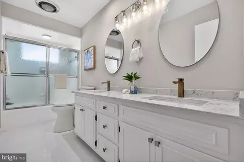Bath - 217 Kimblewick Dr, Silver Spring, MD 20904 photo 3 of 8