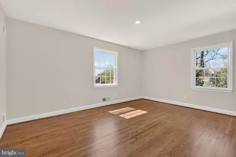Bedroom - 217 Kimblewick Dr, Silver Spring, MD 20904 photo 3 of 6