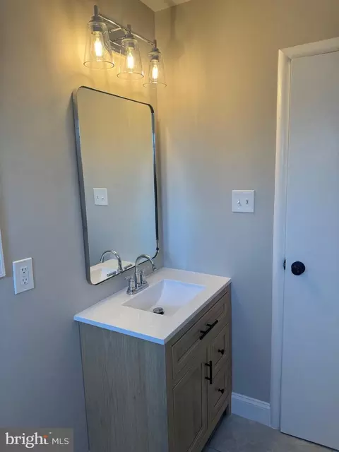 Bath - 2904 Fenimore Rd, Silver Spring, MD 20902 photo 2 of 6