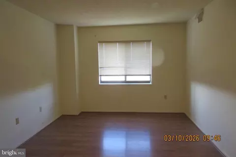 Living - 15101 Interlachen Dr #1-806, Silver Spring, MD 20906 photo 1 of 2