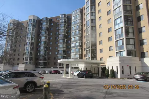 15101 Interlachen Dr #1-806, Silver Spring, MD 20906
