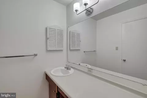 Bath - 14212 Rippling Brook Dr, Silver Spring, MD 20906 photo 1 of 1