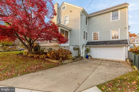 6815 Delaware St, Chevy Chase, MD 20815