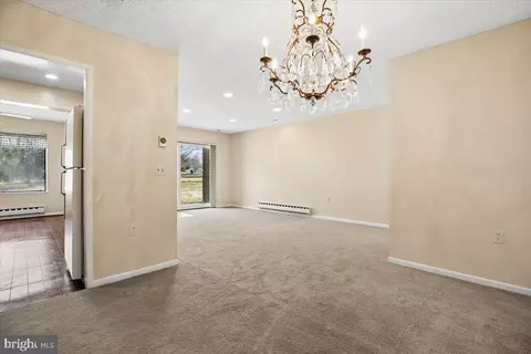 Living - 15320 Pine Orchard Dr #83-1F, Silver Spring, MD 20906 photo 1 of 2