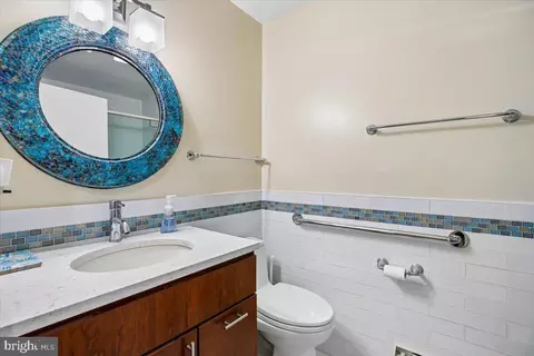 Bath - 15320 Pine Orchard Dr #83-1F, Silver Spring, MD 20906 photo 1 of 2
