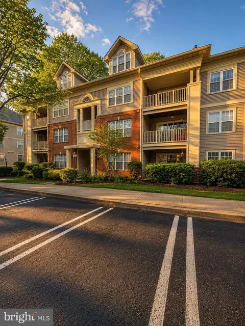111 Timberbrook Ln #104, Gaithersburg, MD 20878