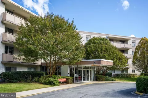7501 Democracy Blvd #421, Bethesda, MD 20817
