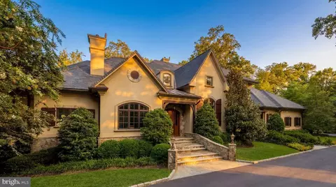 9250 Persimmon Tree Rd, Potomac, MD 20854