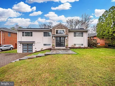 5807 Maiden Ln, Bethesda, MD 20817