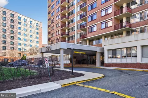 1220 Blair Mill Rd #1403, Silver Spring, MD 20910 photo 2