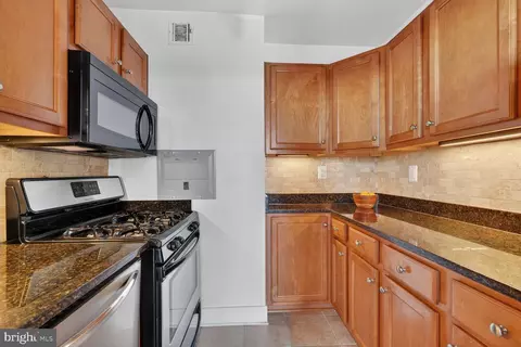 1220 Blair Mill Rd #1403, Silver Spring, MD 20910 photo 12