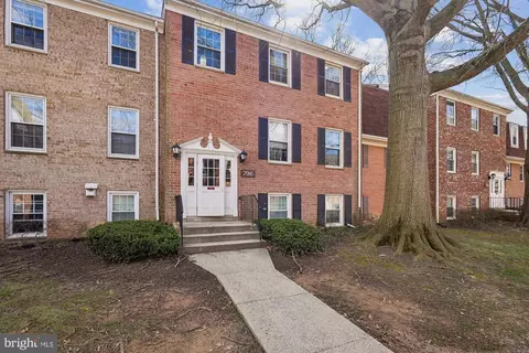 796 Quince Orchard Blvd #201, Gaithersburg, MD 20878