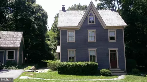 1080 Copperstone Ct, Rockville, MD 20852