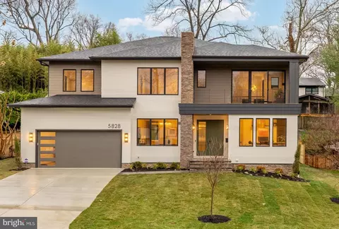 5828 Tanglewood Dr, Bethesda, MD 20817