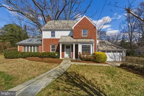 1724 Overlook Dr, Silver Spring, MD 20903