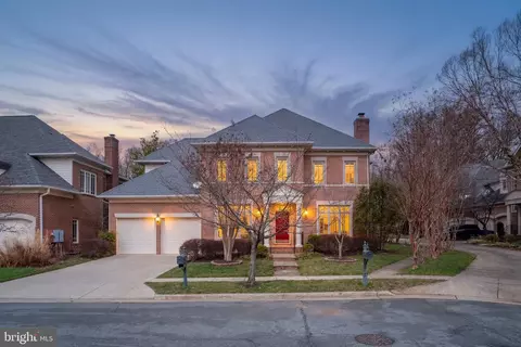 6723 Honesty Dr, Bethesda, MD 20817