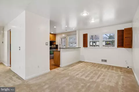 Living - 808 Johnson Ave, Silver Spring, MD 20904 photo 3 of 4