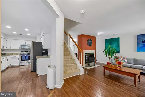 32 Amarillo Ct #121, Germantown, MD 20874