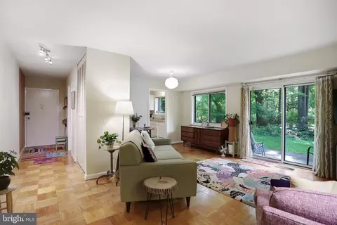 10607 Montrose Ave #M-3, Bethesda, MD 20814