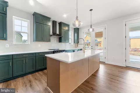 Kitchen - 17100 Evans Way, Poolesville, MD 20837 photo 2 of 2