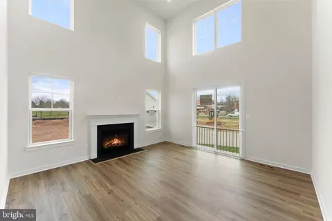 Living - 17100 Evans Way, Poolesville, MD 20837 photo 1 of 3