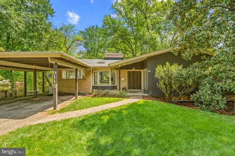 9115 Levelle Dr, Chevy Chase, MD 20815