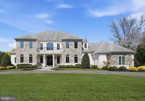 10708 Lockland Rd, Potomac, MD 20854