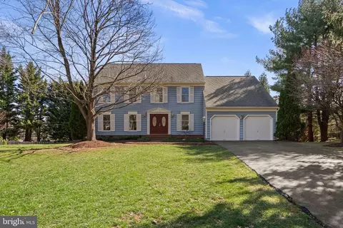 7 Cliffe Hill Ct, Potomac, MD 20854