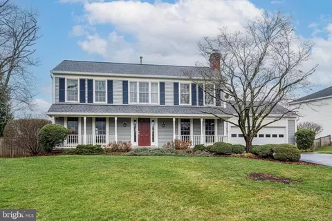 17100 Flatwood Dr, Rockville, MD 20855
