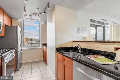 Kitchen - 930 Wayne Ave #1009, Silver Spring, MD 20910 photo 1 of 4