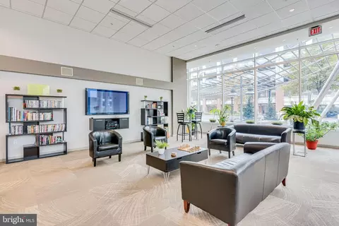 Living - 930 Wayne Ave #1009, Silver Spring, MD 20910 photo 4 of 4