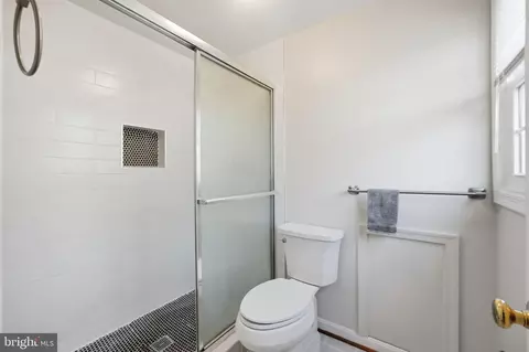 Bath - 3221 Beret Ln, Silver Spring, MD 20906 photo 2 of 3