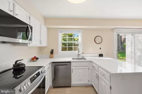 Kitchen - 3221 Beret Ln, Silver Spring, MD 20906 photo 3 of 4