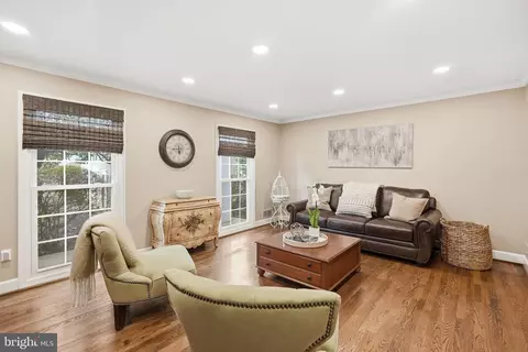 Living - 1 Paddock Ct, Potomac, MD 20854 photo 1 of 3