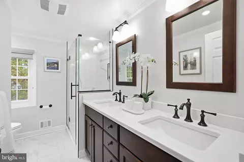 Bath - 1 Paddock Ct, Potomac, MD 20854 photo 1 of 5