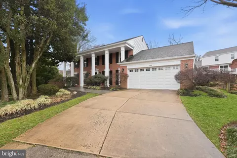 Exterior - 1 Paddock Ct, Potomac, MD 20854 photo 6 of 6