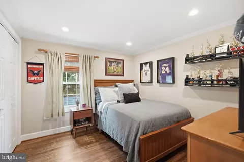 Bedroom - 1 Paddock Ct, Potomac, MD 20854 photo 7 of 8