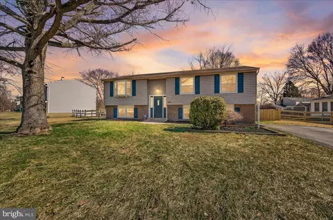 19158 Dowden Cir, Poolesville, MD 20837